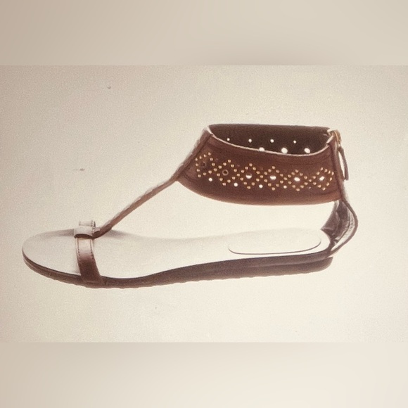 EUC GUCCI LEATHER STUDDED T STRAP SANDALS - Picture 2 of 6